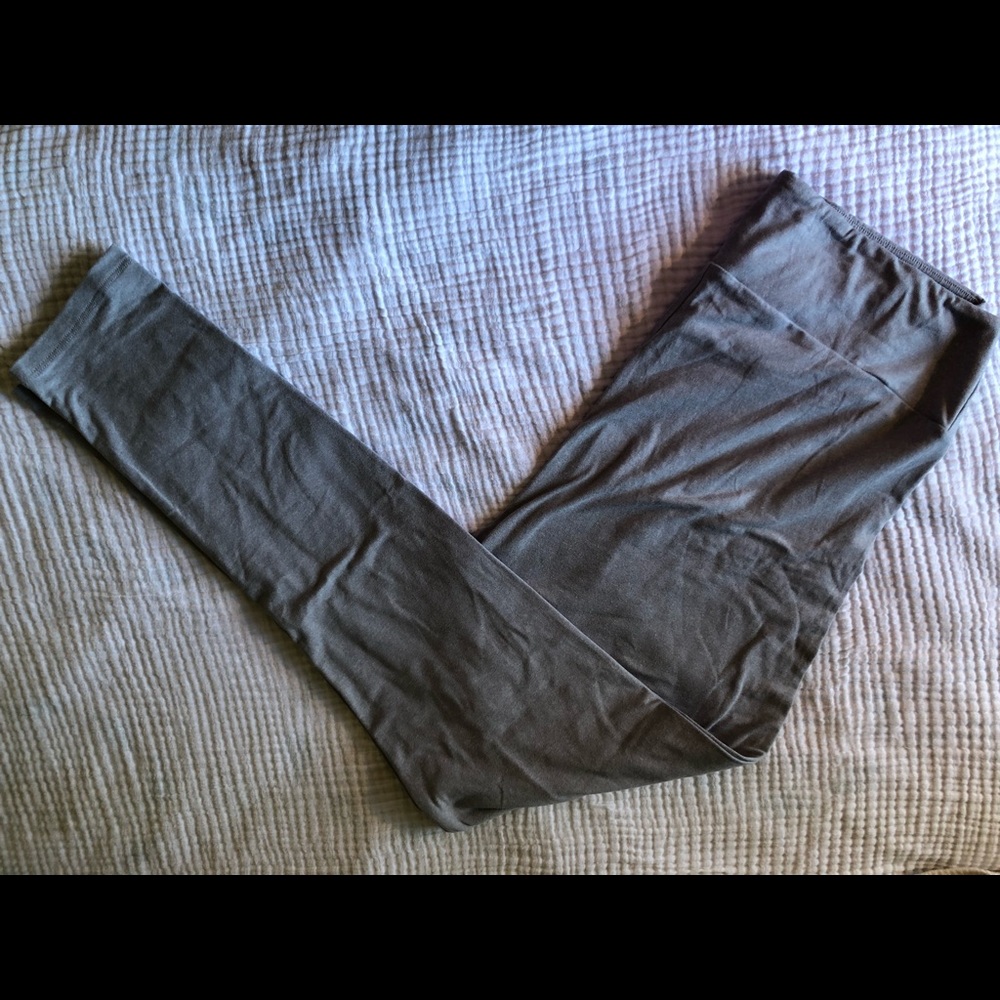 Gently Used Lula Roe Light Gray Leggings